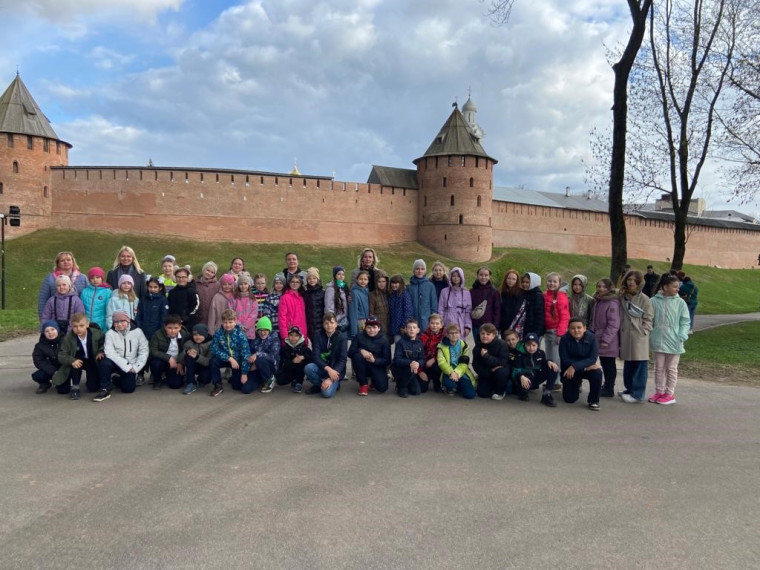Наши гости - школьники из Санкт- Петербурга.